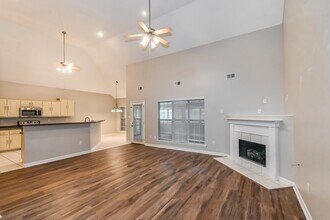 8083 Delta Lakes Blvd in Walls, MS - Foto de edificio - Building Photo