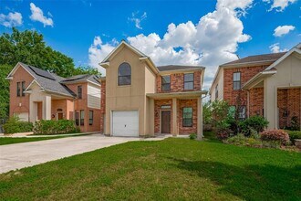 11214 Palmsprings Dr in Houston, TX - Foto de edificio - Building Photo