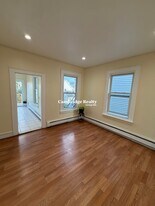 18 Linden St, Unit 2 in Somerville, MA - Building Photo