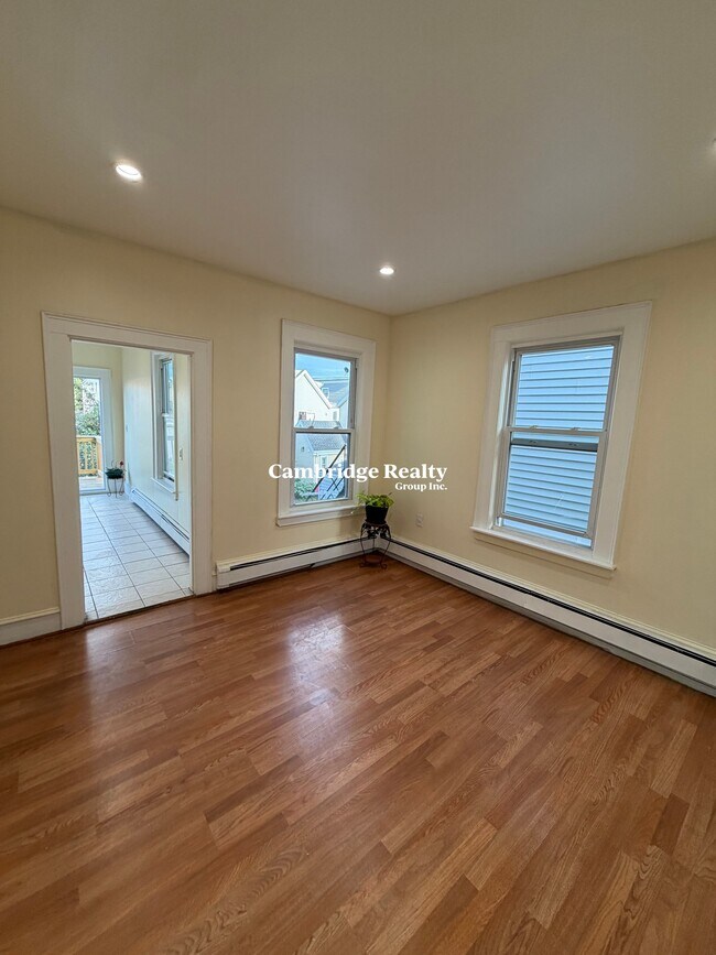 18 Linden St, Unit 2