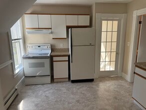 704 Belmont St in Manchester, NH - Building Photo - Building Photo