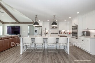 499 W Main St in Carmel, IN - Building Photo - Building Photo