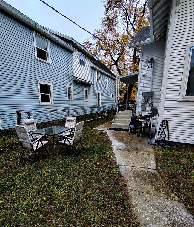 1132 Portage Ave, Unit NotreDame BeaconRiverwalk in South Bend, IN - Building Photo - Building Photo