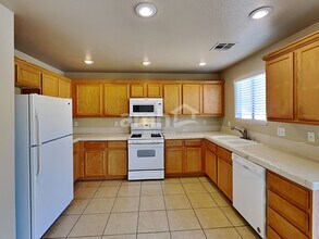 9342 Aventurine Ct in Las Vegas, NV - Building Photo - Building Photo