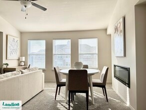 301 Towne Center Dr in Belton, MO - Foto de edificio - Building Photo