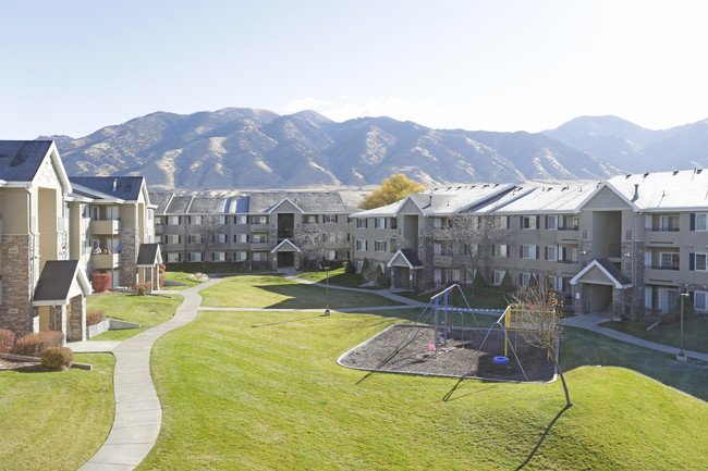 Deer Creek Village in Providence, UT - Foto de edificio - Building Photo