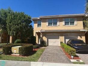 5770 Monterra Club Dr in Greenacres, FL - Building Photo - Building Photo