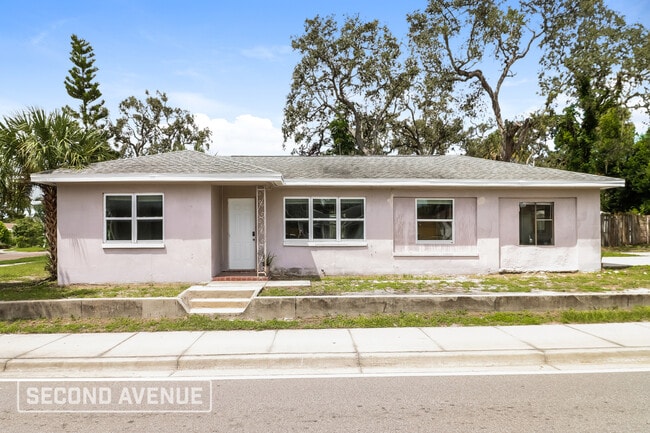 property at 712 S Highland Ave