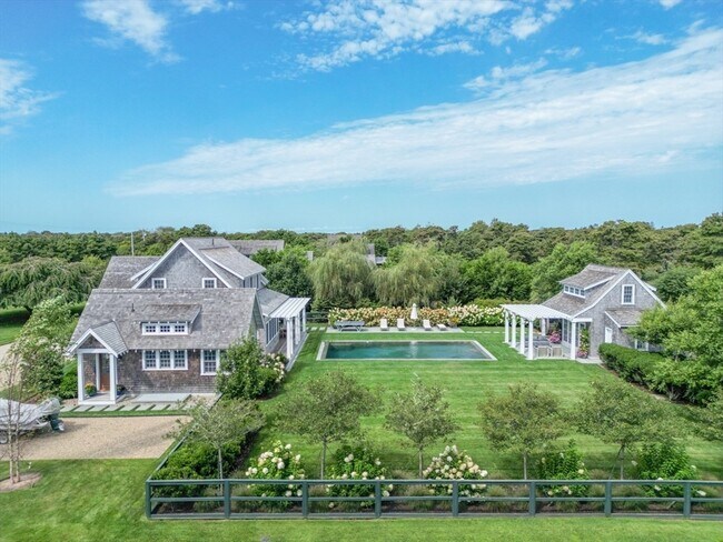 106A Surfside Rd in Nantucket, MA - Building Photo - Building Photo