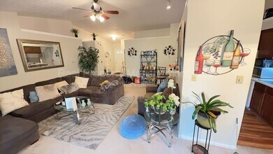 467 Springmont Ct in Newport News, VA - Building Photo - Building Photo