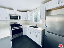 463 N Ardmore Ave in Los Angeles, CA - Building Photo