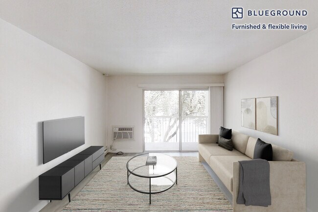 555 W Middlefield Rd in Mountain View, CA - Building Photo - Building Photo