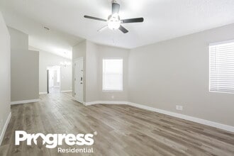 5797 Goodsprings Ct in Las Vegas, NV - Building Photo - Building Photo