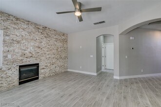 2452 Silver Blossom Ln in Henderson, NV - Building Photo - Building Photo