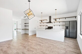 6605 North Ave in Oak Park, IL - Building Photo - Building Photo