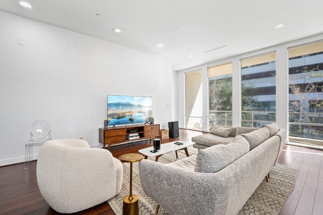 property at 3302 Lake St