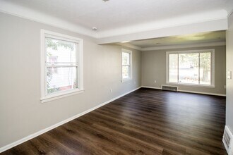 4004 E 155th St in Cleveland, OH - Building Photo - Building Photo