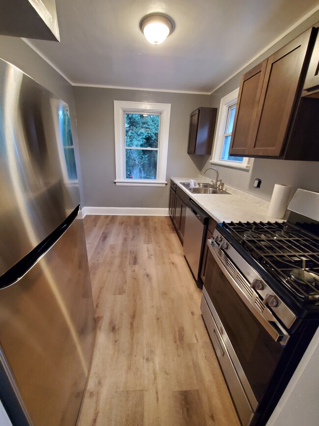 3902 Taylor Ave, Unit 2 in Cincinnati, OH - Foto de edificio - Building Photo