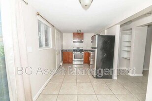 1723 Bayo Vis in San Pablo, CA - Building Photo