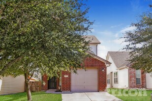 851 Village Point Ln in Fort Worth, TX - Building Photo