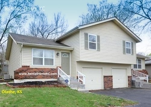 property at 1515 E Leona St