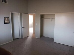 545 E Ave J 9 in Lancaster, CA - Building Photo - Building Photo