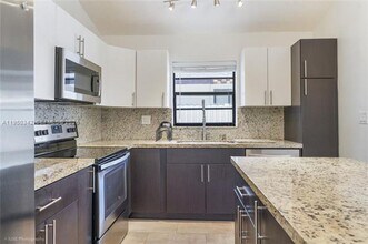 1634 SW 19th Ter in Miami, FL - Building Photo - Building Photo