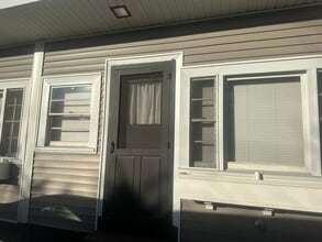 14 Lake Shore Dr, Unit Cottage in Meredith, NH - Building Photo - Building Photo