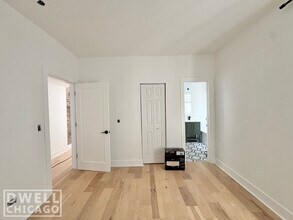 725 W Waveland Ave, Unit 6182e in Chicago, IL - Building Photo - Building Photo