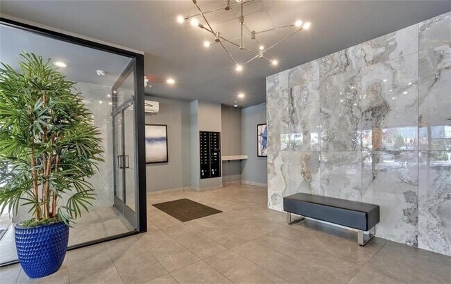 6890 Peachtree Dunwoody Rd in Atlanta, GA - Building Photo - Building Photo