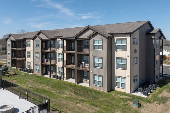 The Lodge Apartments in Claremore, OK - Foto de edificio - Building Photo