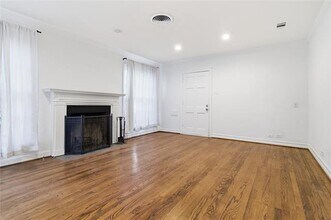 4421 Hyer St in Dallas, TX - Foto de edificio - Building Photo