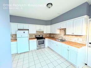 6201 Grays Ave in Philadelphia, PA - Building Photo - Building Photo