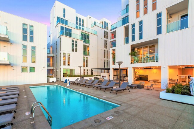 G8 Co-living by CLG in Marina Del Rey, CA - Foto de edificio - Building Photo