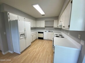 2315 Oakwood St in Panama City Beach, FL - Building Photo - Building Photo