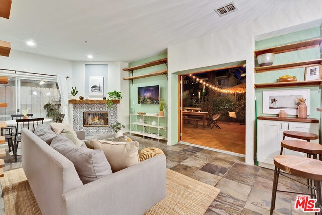 1457 Centinela Ave, Unit 7 in Santa Monica, CA - Foto de edificio - Building Photo