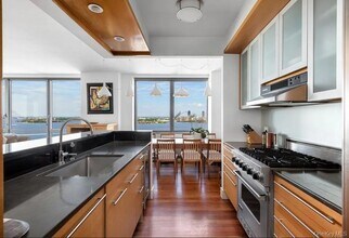 30 West St, Unit 19F in New York, NY - Foto de edificio - Building Photo