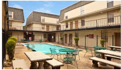 Atrium Apartments in Jefferson, LA - Foto de edificio