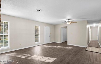 210 Country Rd in Jacksonville, NC - Building Photo - Building Photo