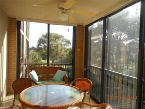 6770 Pelican Bay Blvd in Naples, FL - Foto de edificio - Building Photo