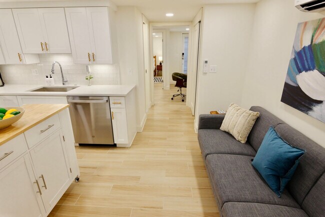 921 South Carolina Ave SE, Unit SI ID1094240P in Washington, DC - Building Photo - Building Photo