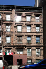 67 W 71st St in New York, NY - Building Photo - Building Photo