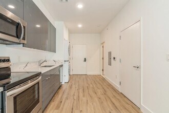 28 Vroom St in Jersey City, NJ - Building Photo - Building Photo
