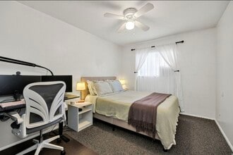 240 E 400 N, Unit 16 in Logan, UT - Building Photo - Building Photo