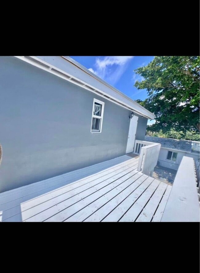 1441 NE 3rd Ave, Unit 3 in Fort Lauderdale, FL - Foto de edificio - Building Photo