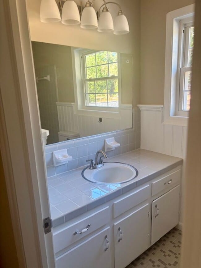 property at 982 Campbellton Dr