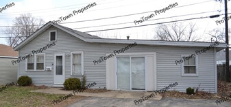 116 S Briggs St in Joliet, IL - Building Photo