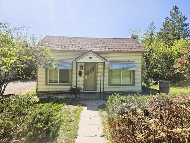 property at 732 S McClelland St