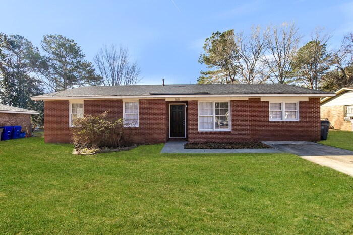 7671 Mendelwood Dr in North Charleston, SC - Building Photo
