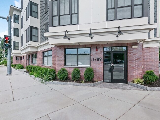 1789 Centre St in Boston, MA - Building Photo - Building Photo